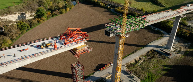 Baustelle der Saaletalbrücke im Zuge der B 87n Ortsumgehung Bad Kösen 