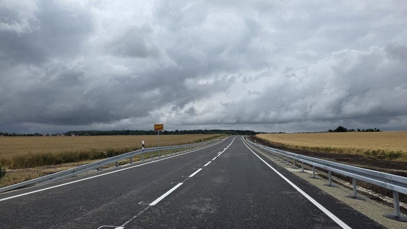 Blick über die fertige Straße