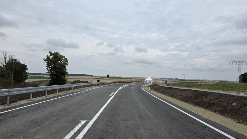 Blick über die fertige Straße