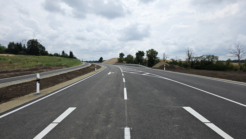 Blick über die fertige Straße