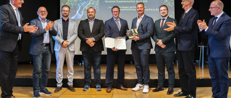 Preisträger der LSBB stehen auf der Bühne